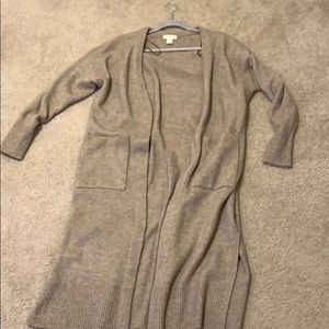 H&M Long tan open cardigan with front pockets